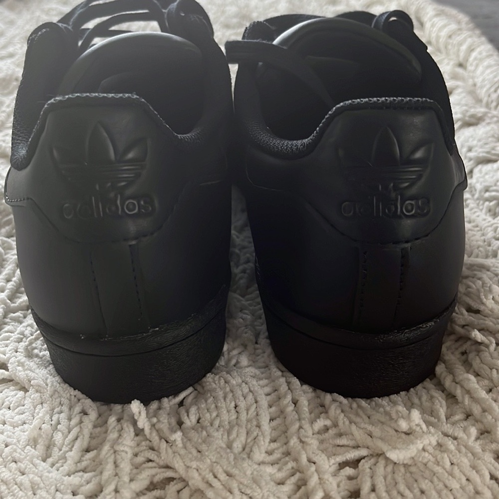 Adidas Superstar men size 8
